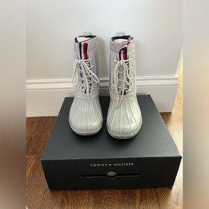 NEW IN BOX- Tommy Hilfiger Winter Faux Fur Lined Rain Boots